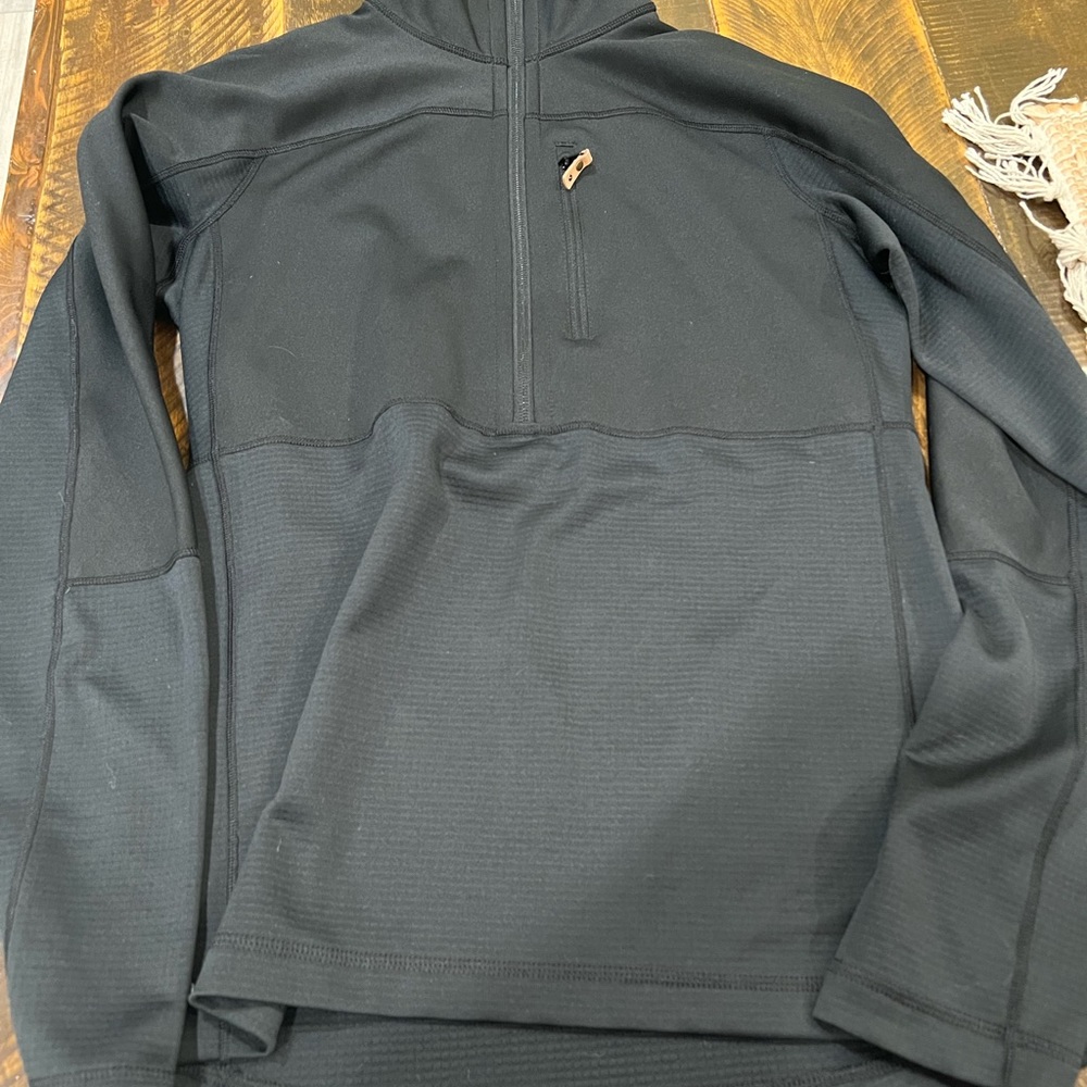 Excellent condition pullover womens size medium fjallraven